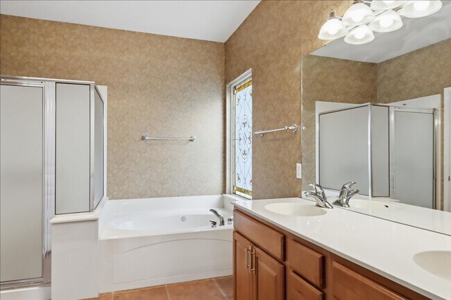 Building Photo - 809 Whispering Wind Dr