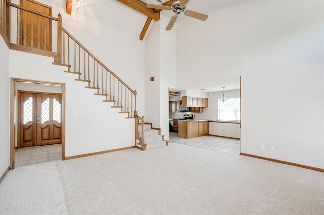 Building Photo - 109 Vinca Dr