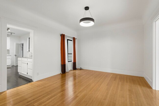 Building Photo - 75 Lafayette St