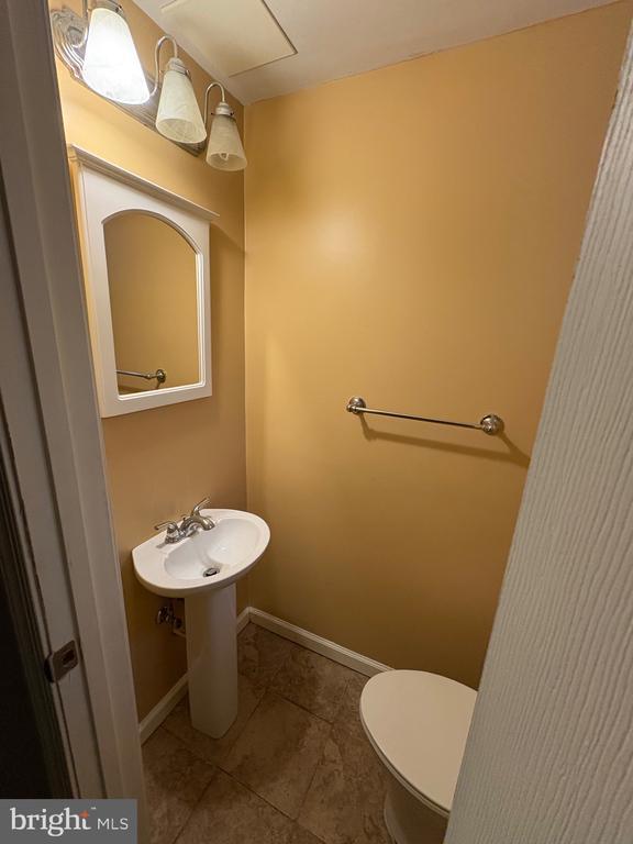 Building Photo - 146 Dumbarton Rd