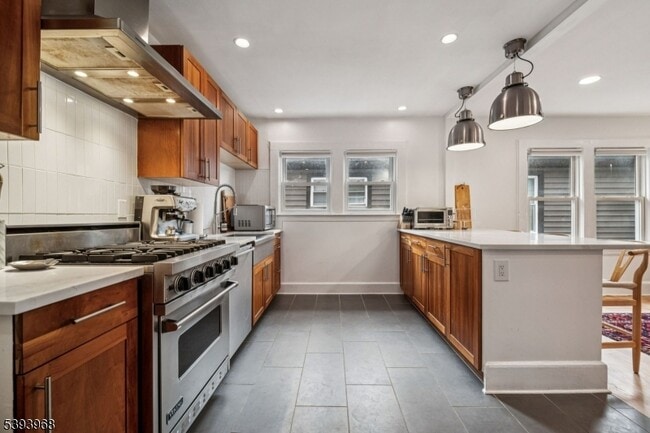 Building Photo - 21 Central Ave