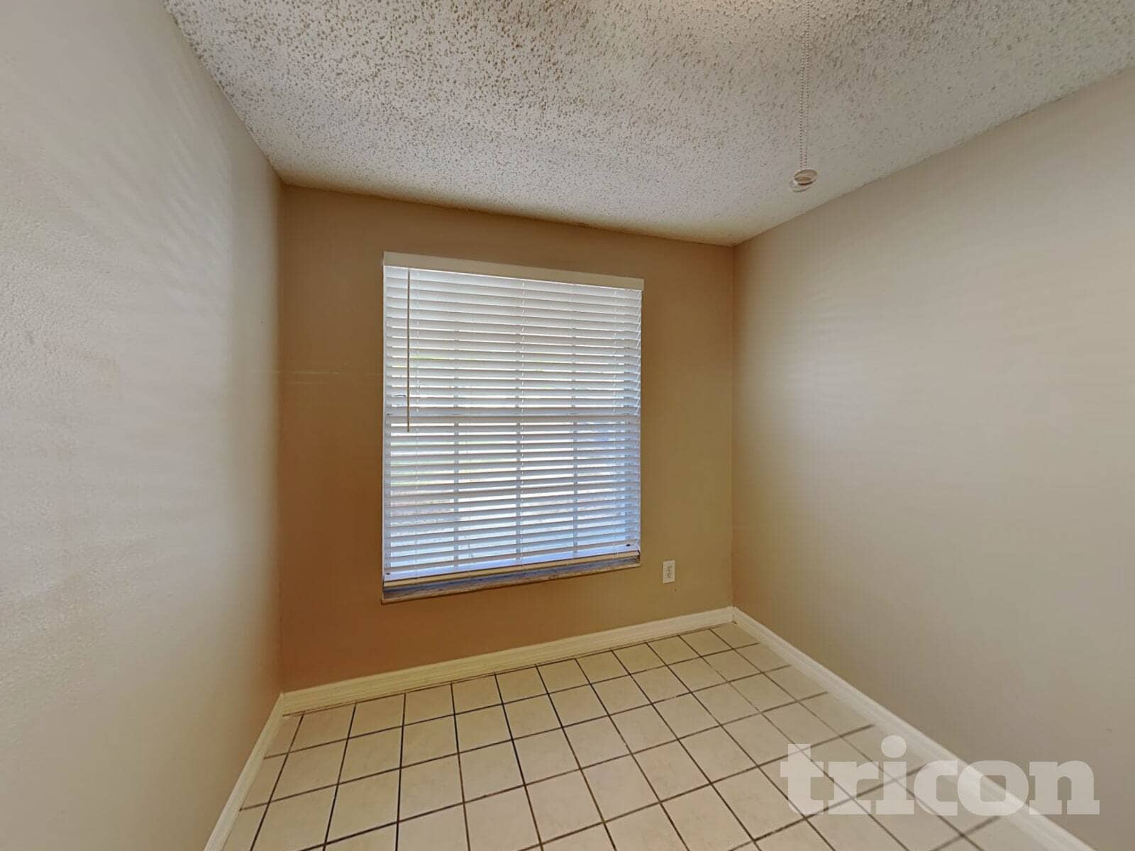 Building Photo - 2814 Cedaridge Dr