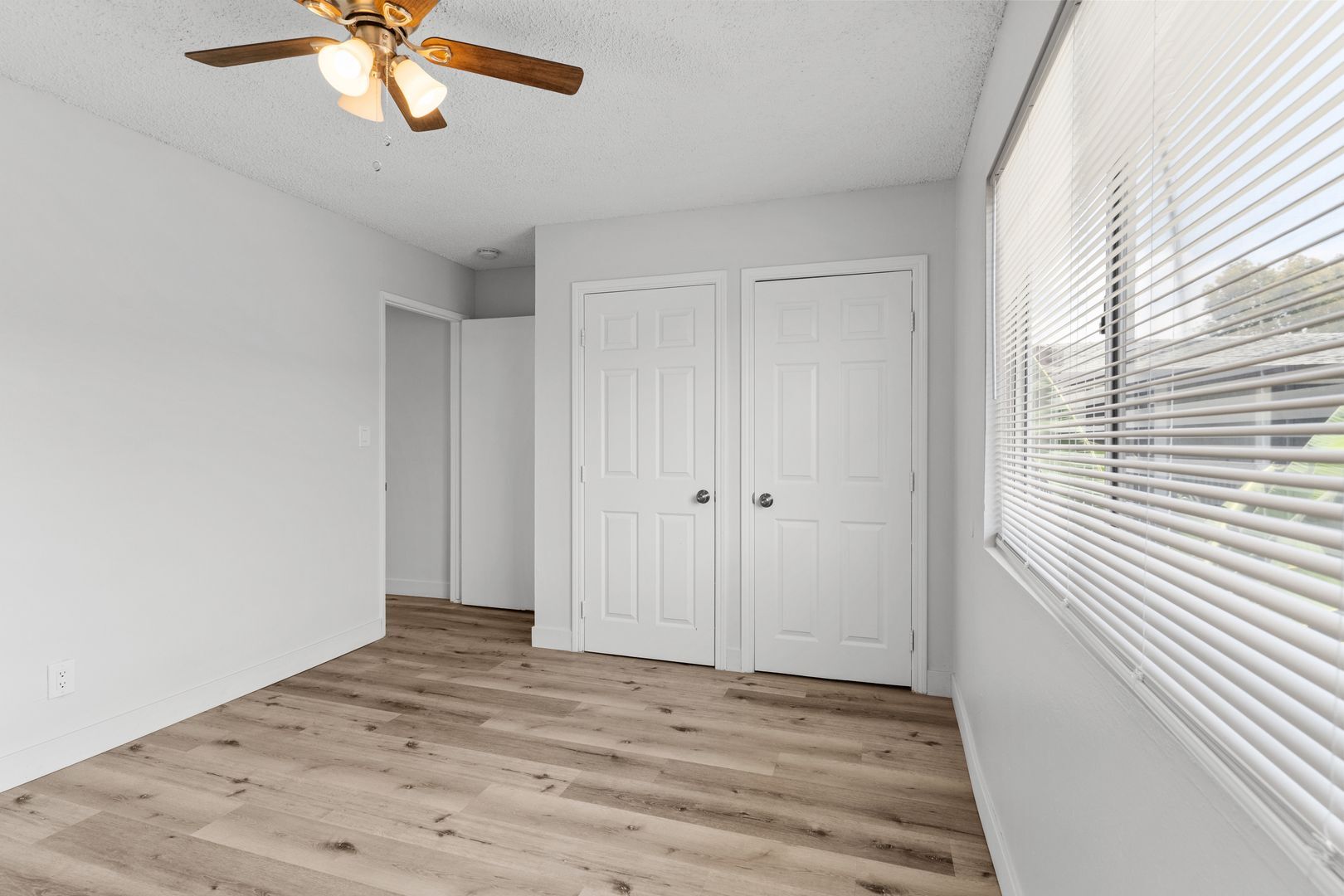 Building Photo - 1050 Gaviota Ave