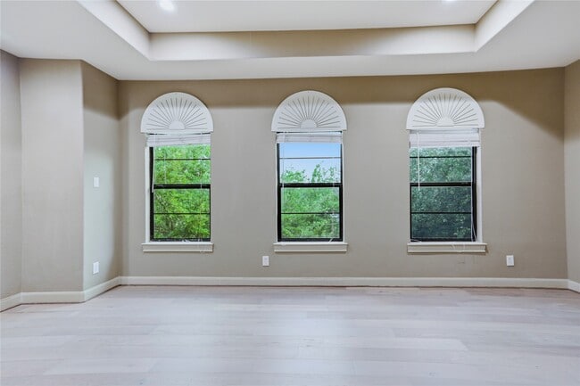 Building Photo - 1603 W 14th St