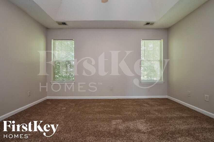 Building Photo - 7976 Mustang Ln