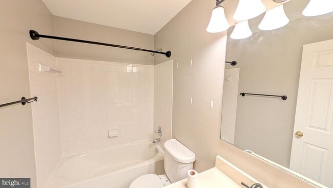 Building Photo - 424 Lilac Terrace NE
