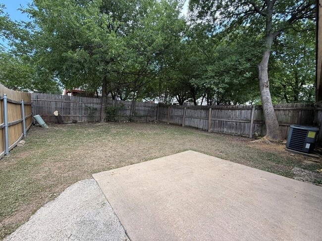 Building Photo - 2310 Fuzz Fairway