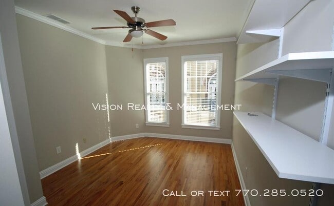 Building Photo - 829 Clifton Heights Ln NE