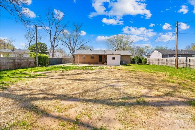 Building Photo - 4033 Woodgreen Terrace