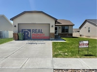 Building Photo - Beautiful 3 bed 2 bath house - 2 car Garage