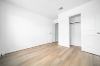Building Photo - 9919 Oakheath Blf Dr