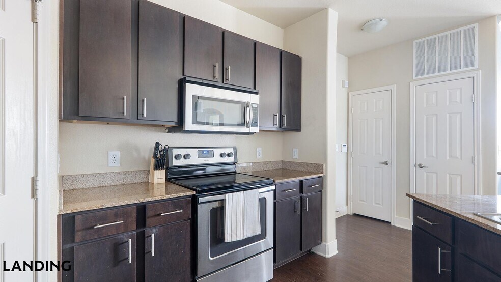 Building Photo - 7500 I-35