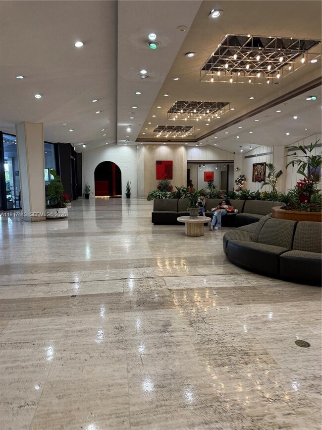 Building Photo - 825 Brickell Bay Dr