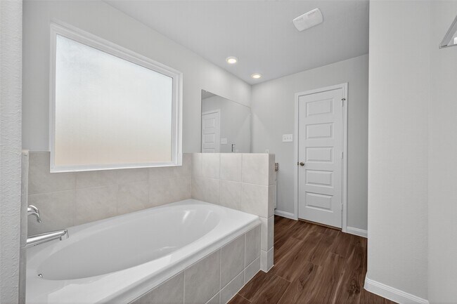 Building Photo - 2348 Mooneye Ct