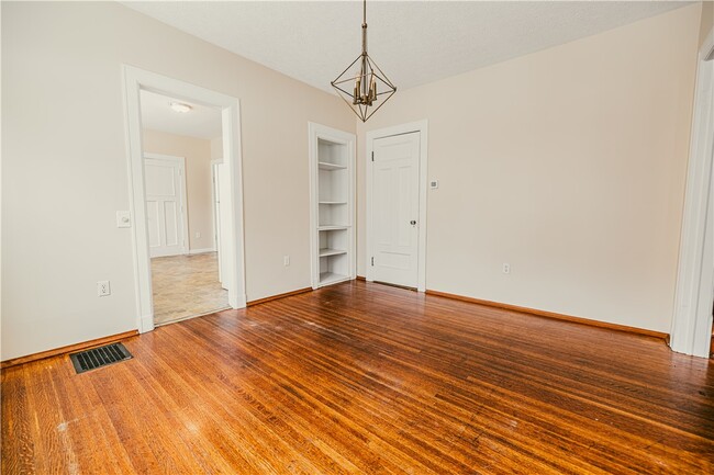 Building Photo - 297-303-303 Dartmouth St