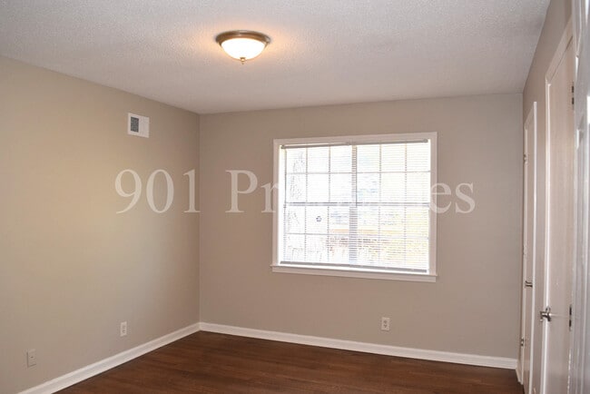 Building Photo - 5245 Braidwood Cove