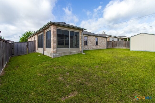 Building Photo - 2203 Love Rd