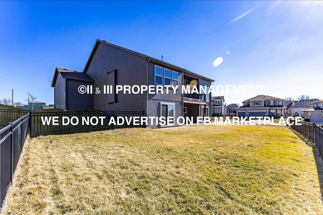 Building Photo - 12566 S Canyon Dr