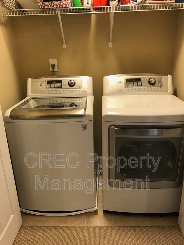 Building Photo - 4055 Hartland St