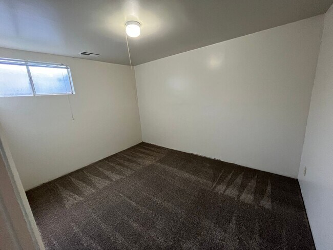 Building Photo - Lovely duplex for rent in Orem