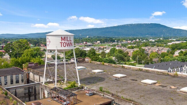 Building Photo - 3 bedroom 2.5 bath at Milltown @ the South...