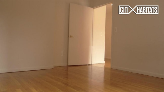 Building Photo - Soho Abbey, The