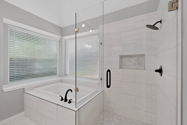 Building Photo - 720 Cliffmoor Dr