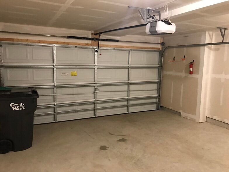 2-car garage - 2802 Wheatland Station Way