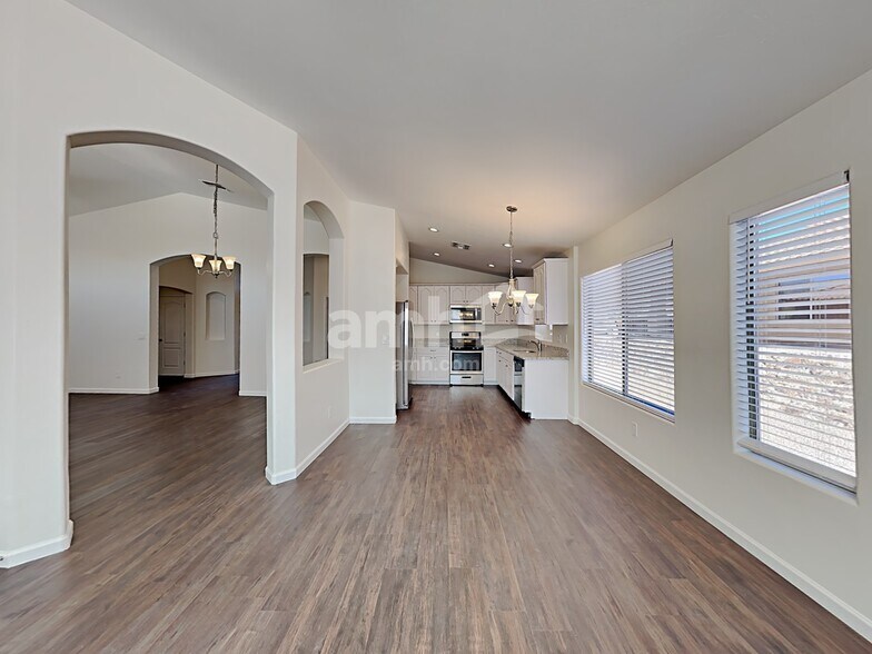 Building Photo - 10706 S Distillery Canyon Spring Dr