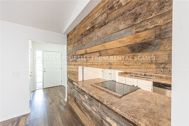 Building Photo - 3161 W Oakfield St