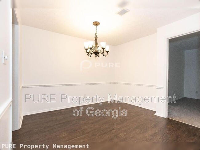 Building Photo - 2408 Country Park Dr