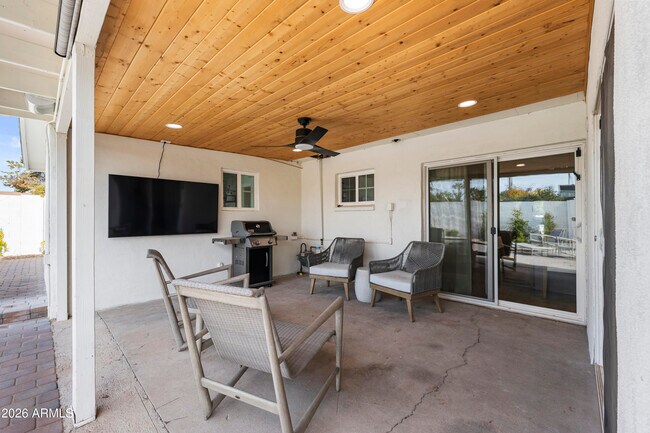 Building Photo - 4244 N 35th Pl