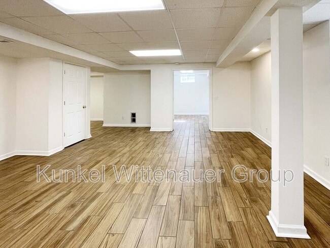 Building Photo - 2746 Brookrun Dr