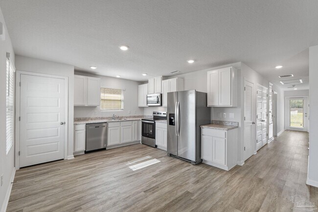 Building Photo - 6222 June Bug Dr