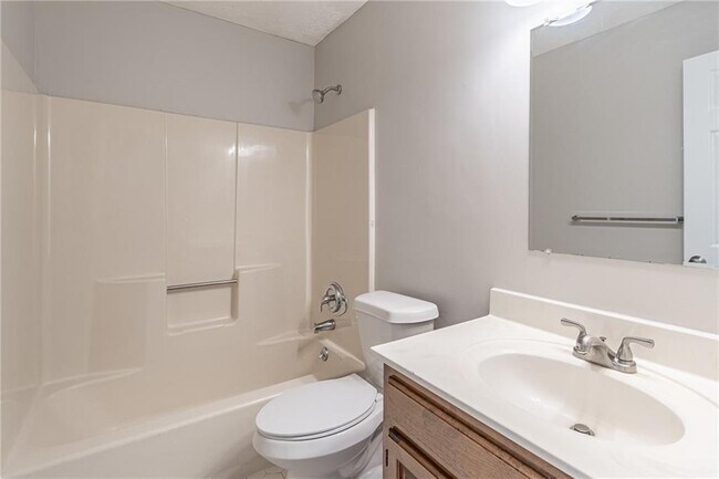 Building Photo - 736 Singley Dr