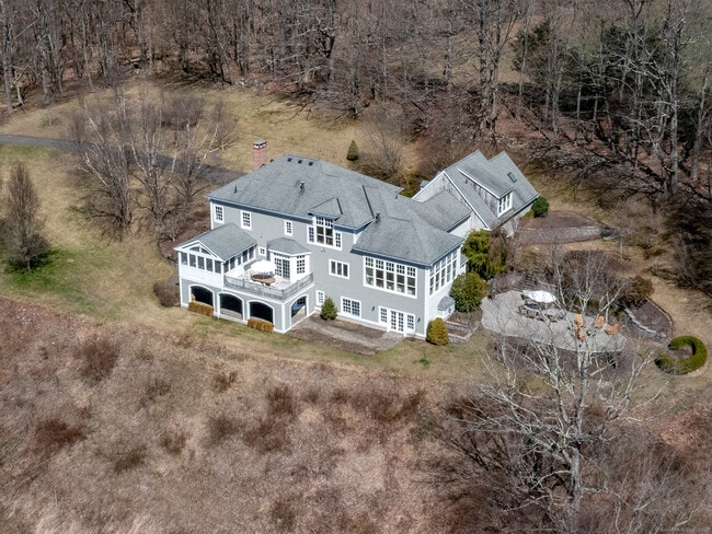 Building Photo - 293 Lake Rd