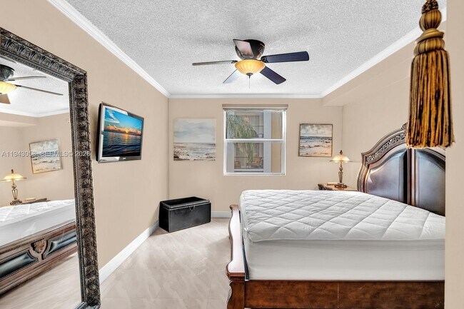 Building Photo - 17100 N Bay Rd