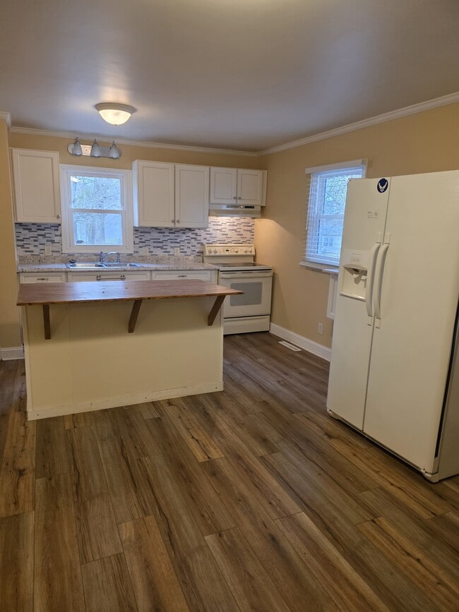 Building Photo - 420 Peach St