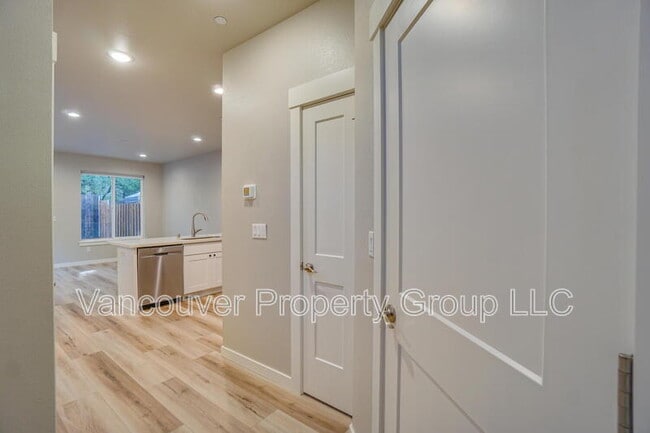 Building Photo - 2429 NE 54th St