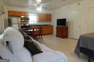 Building Photo - 5225 Covington Hwy