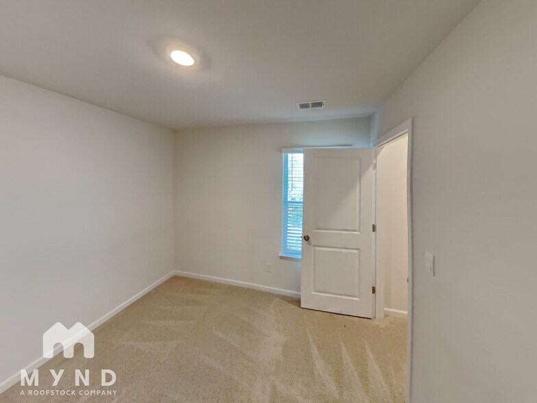 Building Photo - 4139 Village Blvd NW