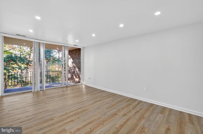 Building Photo - 8481 Greenbelt Rd