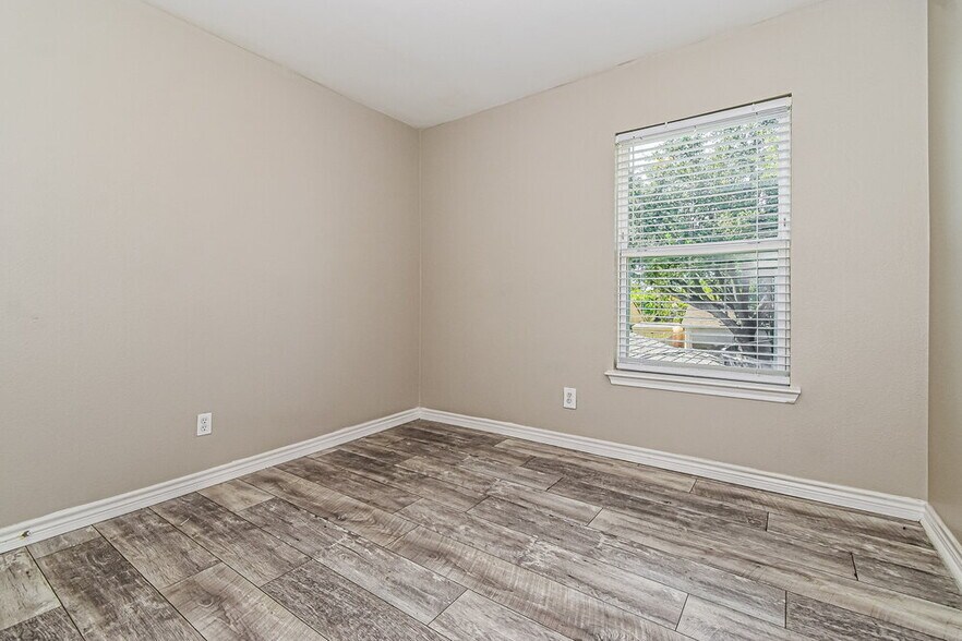 Building Photo - 4509 Horizon Dr