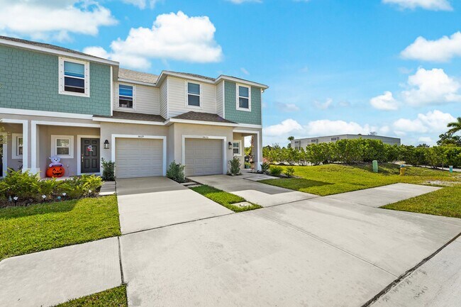 Building Photo - Beautifull Furnished Townhome - Nokomis - ...