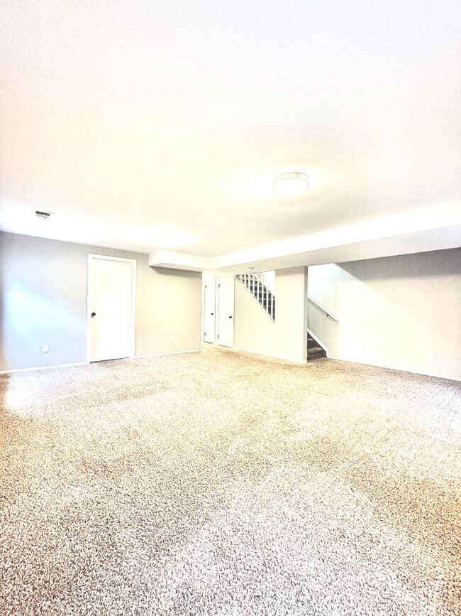 Building Photo - 1872 S Cathay Ct