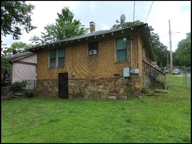 Building Photo - 1024 Park Dr
