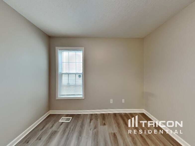 Building Photo - 701 Avondale Dr