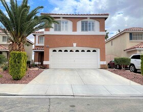 Building Photo - Two Oversized Rooms is what you looking for!