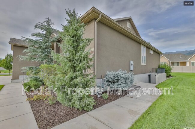 Building Photo - 1463 Kentucky Derby Way
