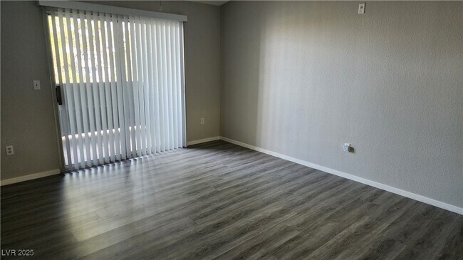 Building Photo - 555 E Silverado Ranch Blvd